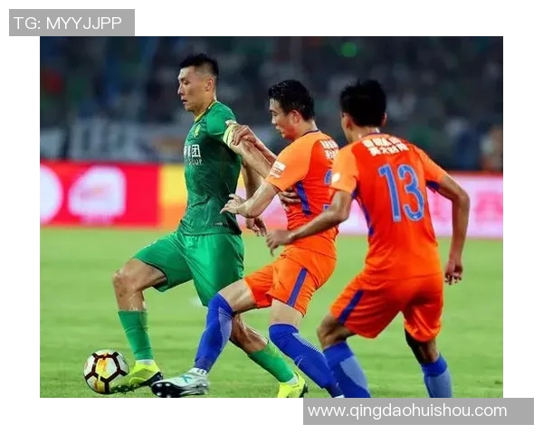 国安与鲁能激战22轮赛场争夺胜利荣耀的精彩对决 国安与鲁能激战22轮赛场争夺胜利荣耀的精彩对决