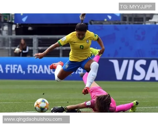 意大利女足与澳大利亚女足激战正酣谁能在世界杯赛场上笑到最后